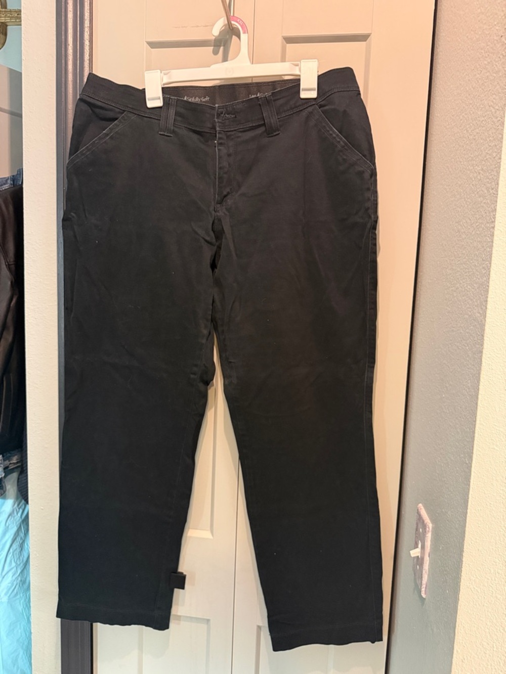 Lee Women's Straight Leg Pants in Black